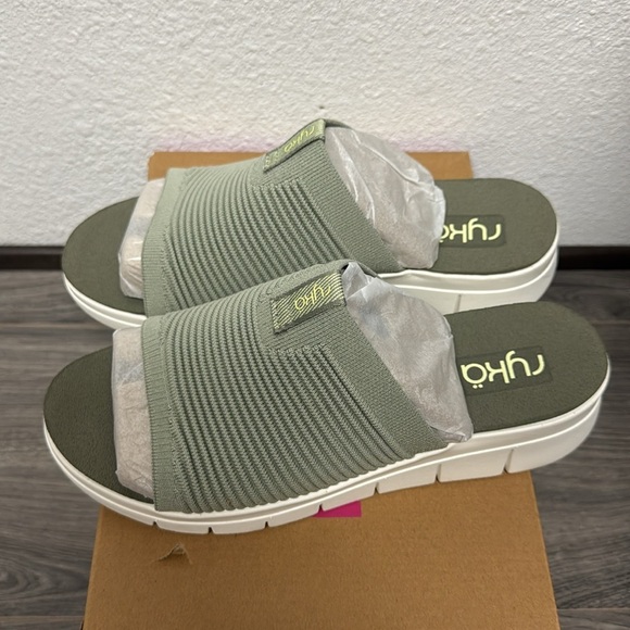 Ryka Made For Women Epic Slide Sandal (WIDE) - Picture 9 of 10